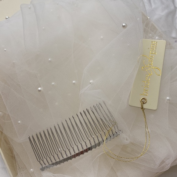 Single layer pearl chapel veil made of soft English tulle - Picture 7 of 8